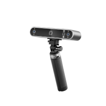 Revopoint POP 3 Plus 3D Scanner handheld rechtsvoor in gebruik
